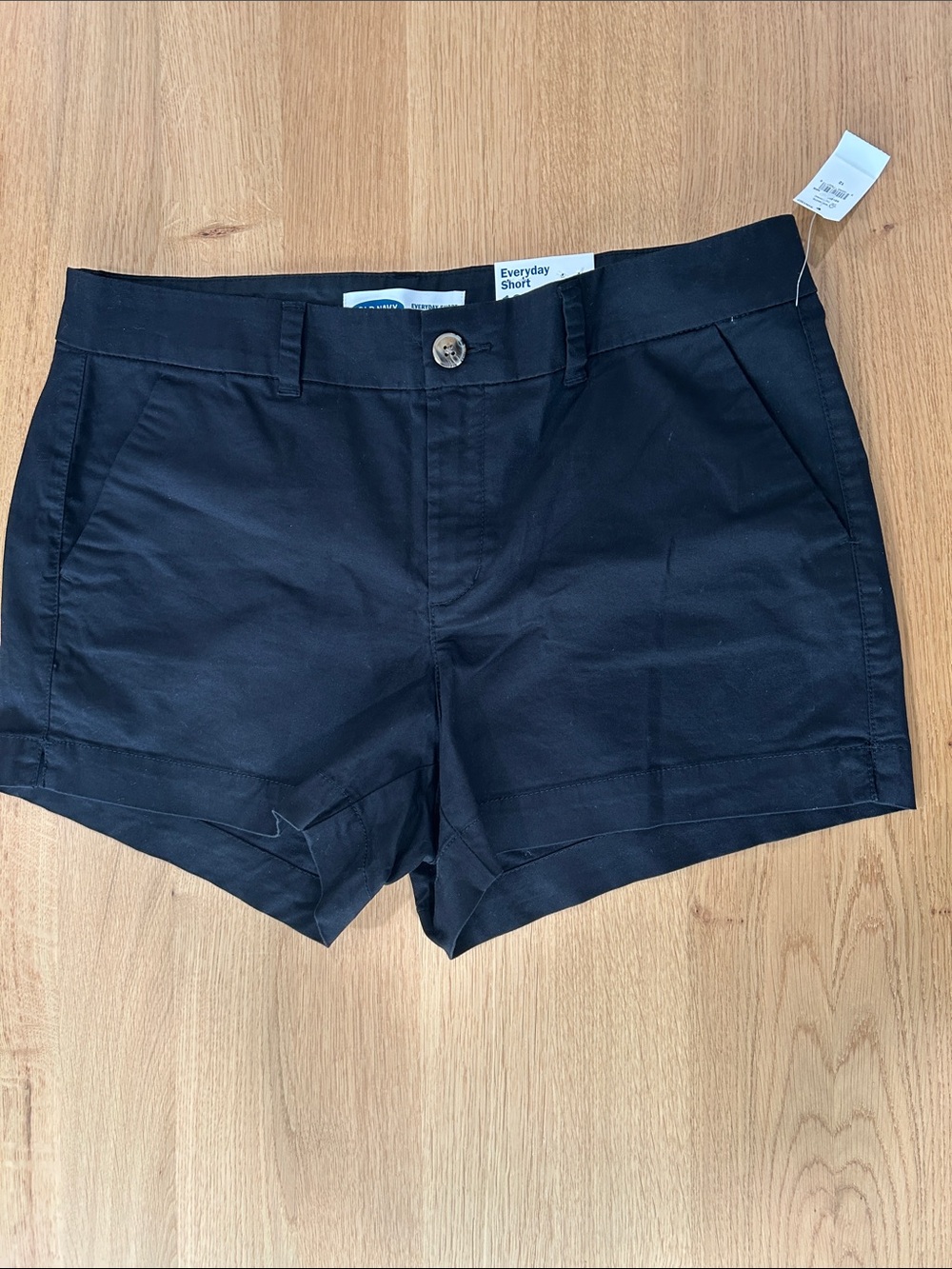 Old Navy Black Everyday Mid-Rise Shorts Size 12 - Picture 1 of 6